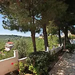 아파트호텔 Zante View & 티실리비